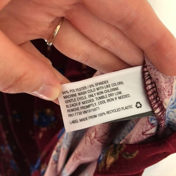 XHILARATION O-Ring Velvet Shift Dress Burgundy Maroon Red Floral Choker Cutout M - Picture 8 of 12